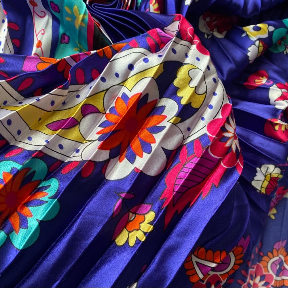 π MISS ENVIE NAVY MULTI FLORAL ABSTRACT PLEATED LOOSE FIT HALTER DRESS! - Picture 7 of 9